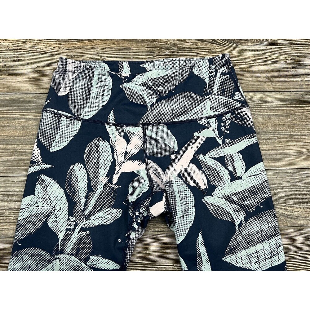 Apana Cropped Leggings Blue Green Leaf Print Capri's Sz Small Gym‎ Athleisure - Picture 2 of 9